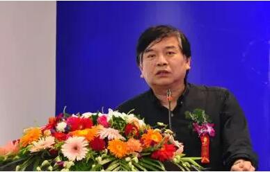 窦林平：强者愈强，弱者弥艰