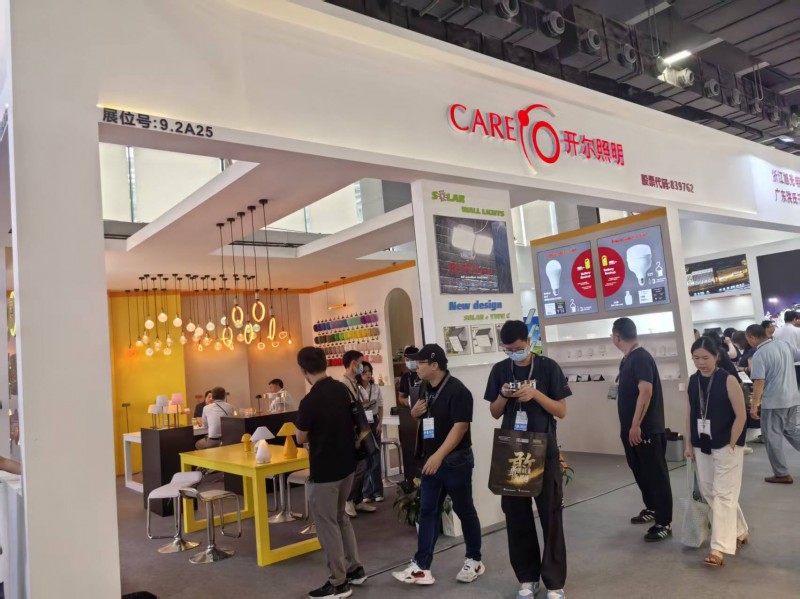 常务旭光